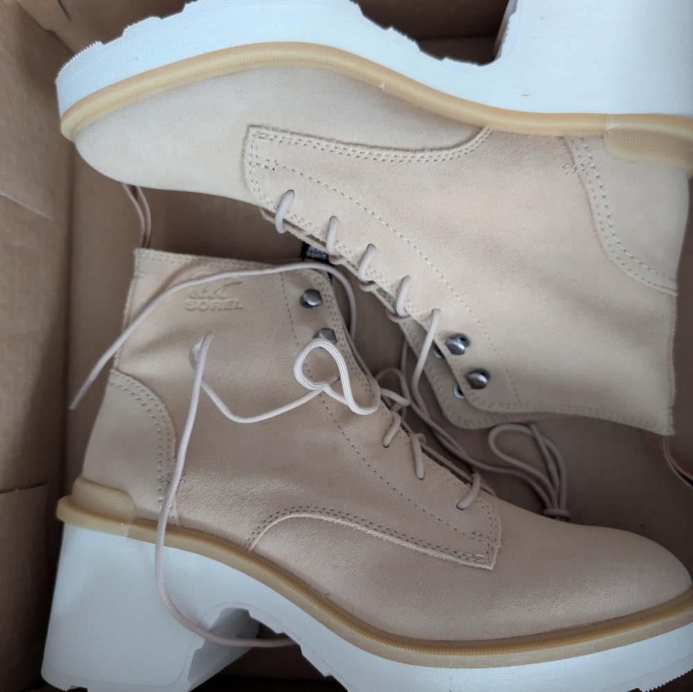 Sorel Women's Cream Hi-LineLace-Up Boots